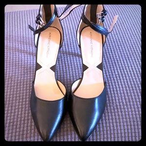 Adrienne Vittasini never worn shoes